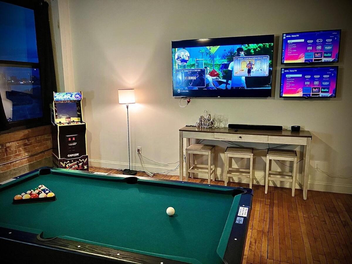 Downtown Riverview Loft Detroit