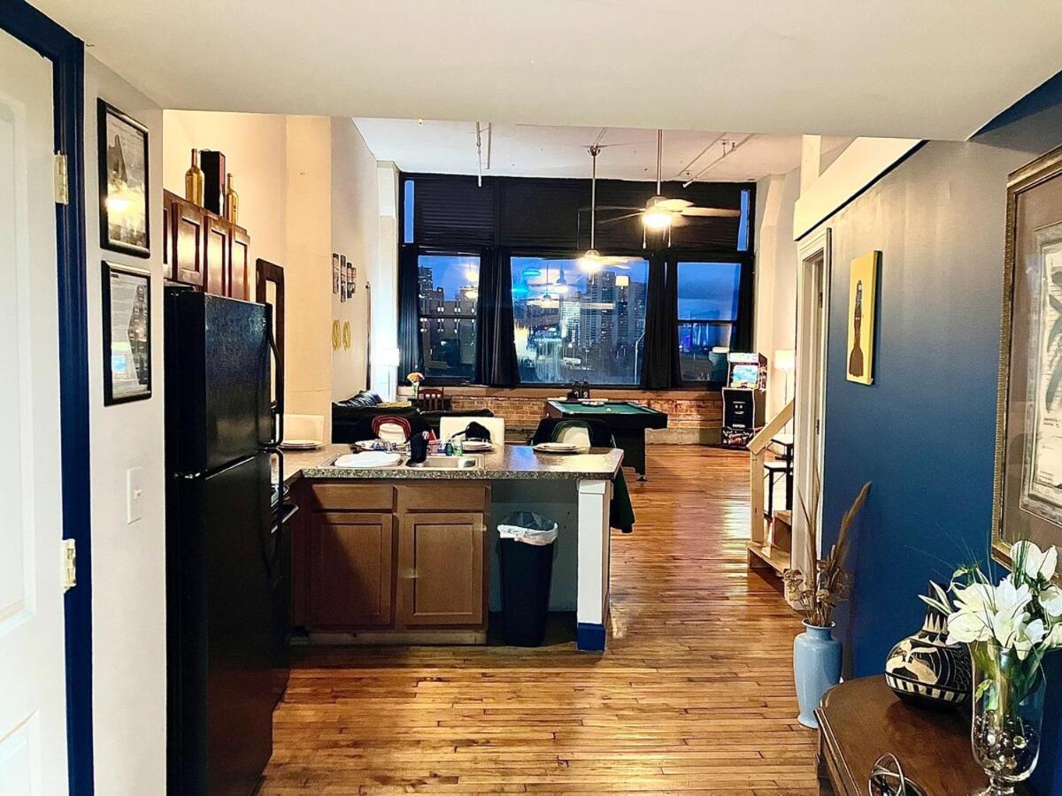 Downtown Riverview Loft Apartment *